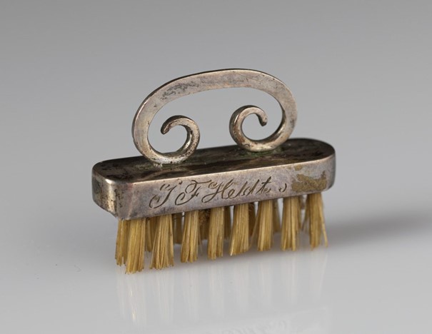 Johan Fredrik Heldts nagelborste. 
