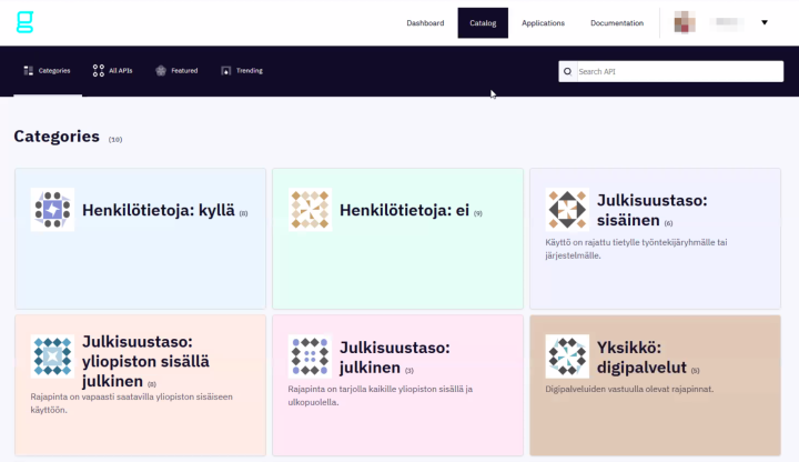 Kuva API Gatewayn etusivulta, jossa esillä on kategoriat Henkilötietoja: kyllä/ei, Julkisuustaso: sisäinen/ yliopiston sisällä julkinen /julkinen ja Yksikkö: digipalvelut