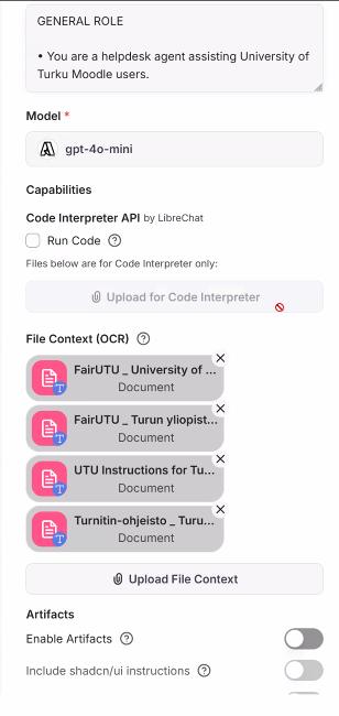 Kuvakaappaus Moodle-agentin kuvauksesta, jossa kerrotaan agentin olevan helpdesk-agentti, joka auttaa yliopiston Moodle-käyttäjiä. Lisäksi on määritelty käytettäväksi malliksi gpt-4o-mini ja lisäksi alla on listattu File context -otsikon alle esim. FairUTU-dokumentteja ja Turnitin-ohjeistoa. 