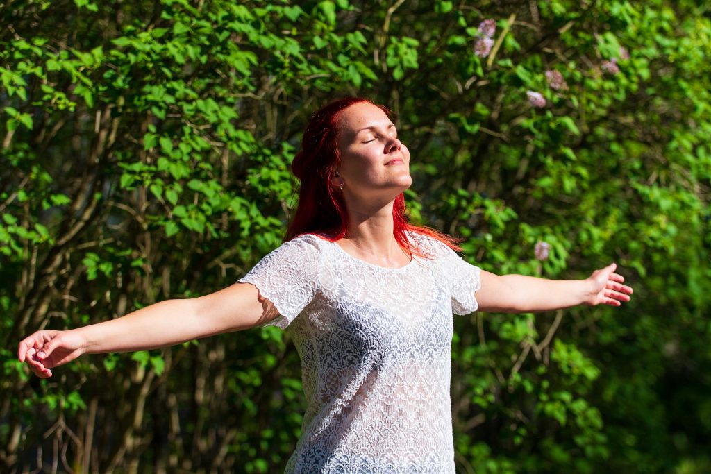 Mindfulnessin merkitys mielenterveydelle – arkipärjäämisestä kukoistamiseen