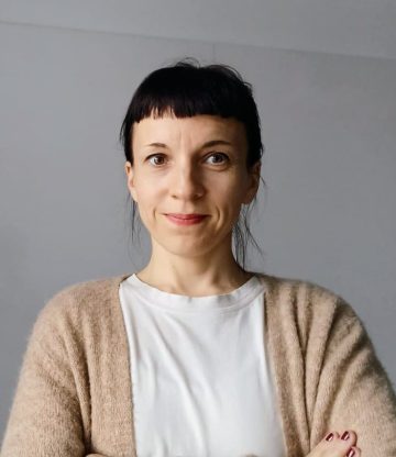 Yulia Santosen kasvokuva.