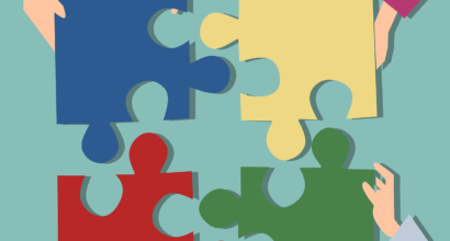 Ihmiset ojentavat palapelin palaset keskelle, jolloin ne sopivat yhteen.