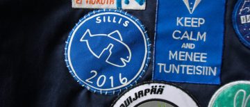 Opiskelijahaalarien tuunauksen lyhyt oppimäärä: merkkien ompelu ja lahkeensuiden rypytys