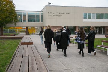 Erilaiset opetuksen muodot tuovat joustavuutta ja yhteisöllisyyttä opiskeluun
