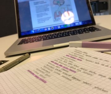 Avoin yliopisto - opiskelijoiden kokemuksia avoimessa opiskelusta