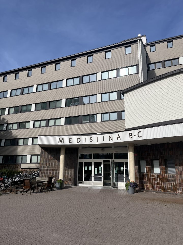 Hoitotieteen opetus sijoittuu pääsääntöisesti Medisiina-rakennuksiin, mutta tiloissa on paljon muutakin toimintaa ja tapahtumia.