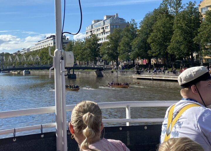 Kuva opiskelijoiden Aurasoutu-tpahatumasta.