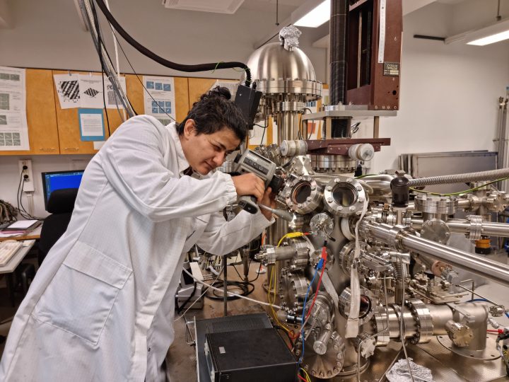 Elmira Jahanshah Rad at a lab